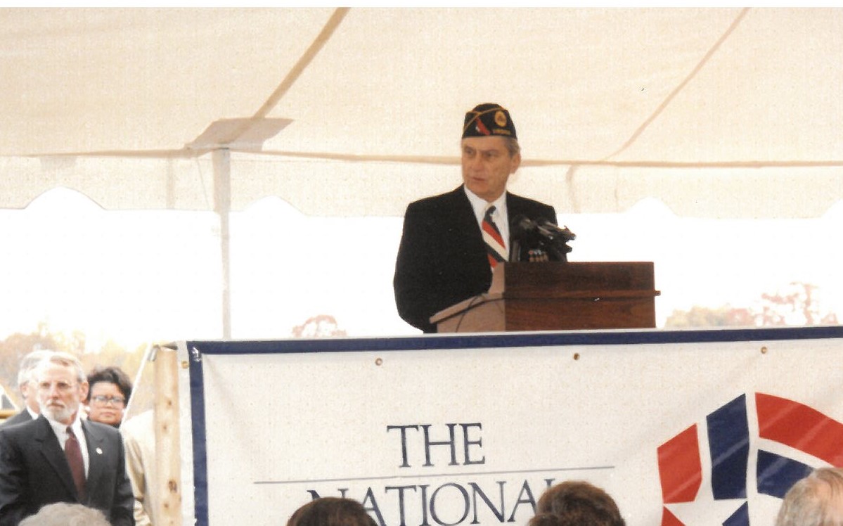 U.S. Senator John Warner speaking at the Memorial’s groundbreaking, November 11, 1997